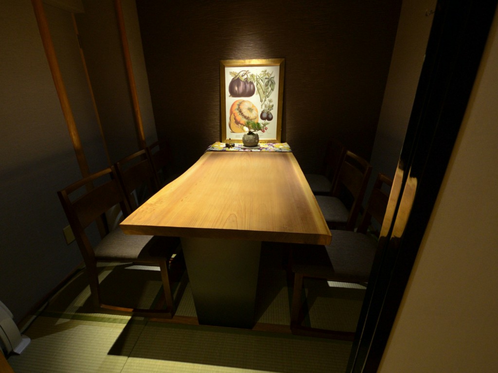 4名様・6名様までご利用可能な完全個室あり