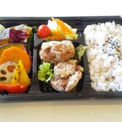 「テイクアウト」鮭からあげ弁当