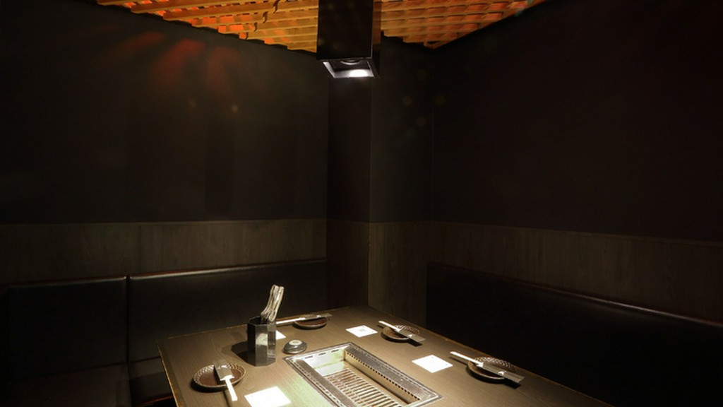 プライベート感を大切にした個室と半個室を完備