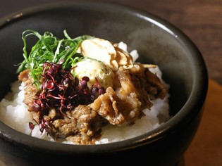 香ばしい匂いに食欲をそそられる『松阪牛ガーリックライス』