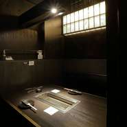 提供する肉や料理に対して、単なる提供にとどまらず、食卓全体への気配りを大切にしている料理人。松阪牛の焼き方や食べ方についても、丁寧に説明を行い、食事を最大限に楽しめるようサポートしています。