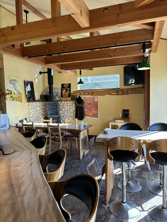 ほっとくつろげる空間で、本格イタリアンをカジュアルに楽しむ