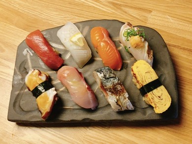 おまかせにぎり8貫