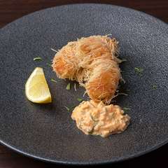 カダイフ巻のエビフライ　タルタルソース