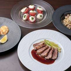 こだわりの料理とお酒をコースでお楽しみください。