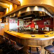 お一人様でもご利用しやすいカウンター席。