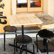 風が気持ちいい外飲み席ございます！(※もんじゃ焼きはできません)