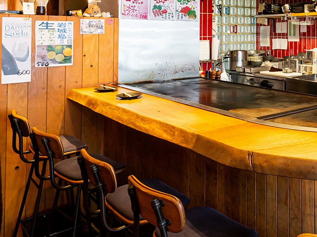 2人で一緒に食べるもんじゃ焼き、デートのお食事にどうぞ！