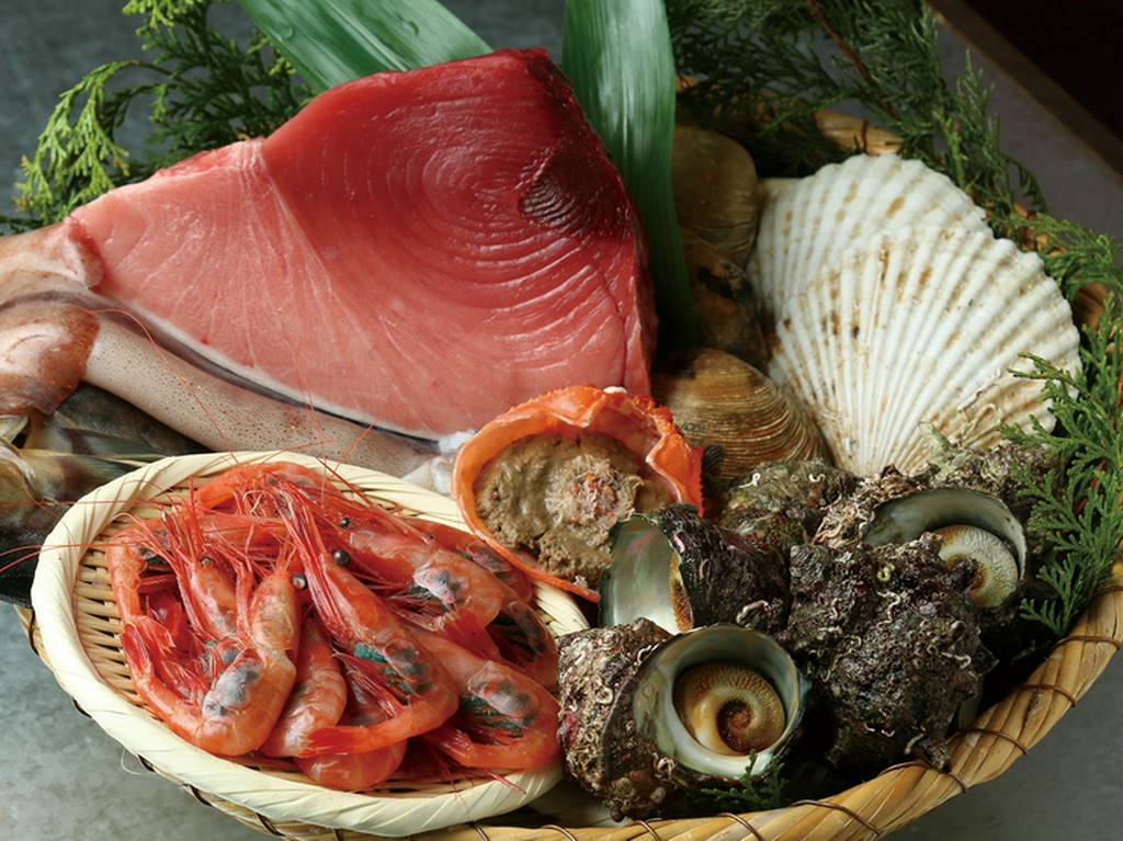 こだわりの海の幸。焼肉ホルモンだけでなく、新鮮な海鮮も用意