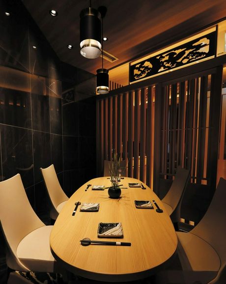 プライベートを守られる完全個室。大事な接待や会食にぜひ