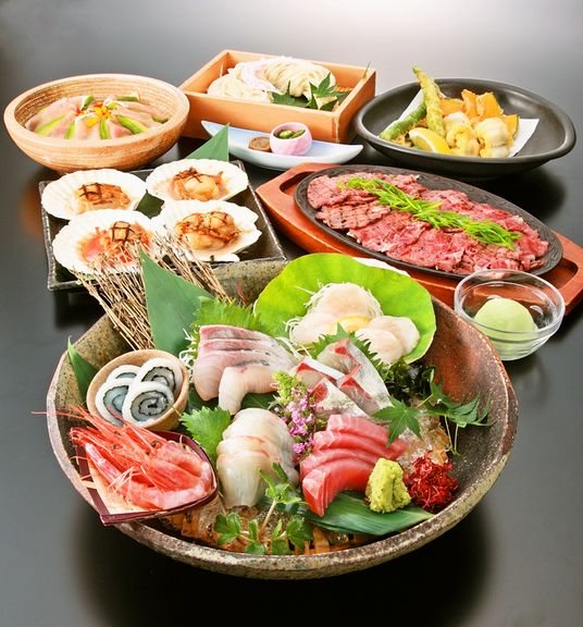 旬の鮮魚を大切にしているため、日々内容が変わっていく『鮮魚のお造り』