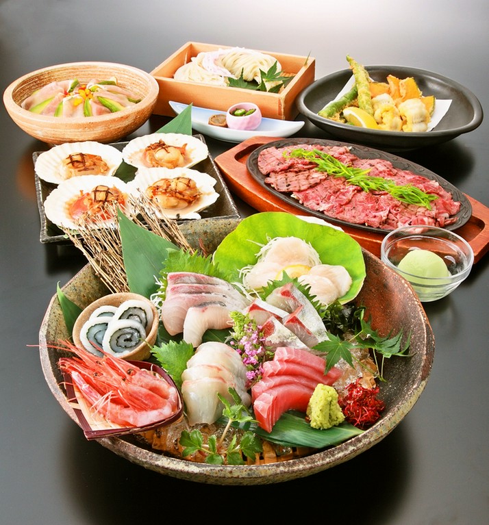 旬の鮮魚を大切にしているため、日々内容が変わっていく『鮮魚のお造り』