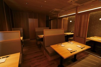 初めて訪れても居心地が良く、ゆっくり食事を楽しめる