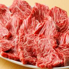 冷凍庫をおかず、きめ細かな仕入れにより、新鮮な和牛肉を供する