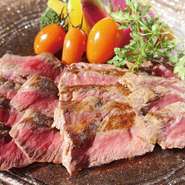 岡山県は岸本牧場の良好な環境で丁寧に育てられた備前黒牛を、吟味のうえ一頭買い。質の高い牛肉をリーズナブルな価格で提供しています。一般に流通しづらい希少部位を含めて、お好みの部位をオーダーできます。