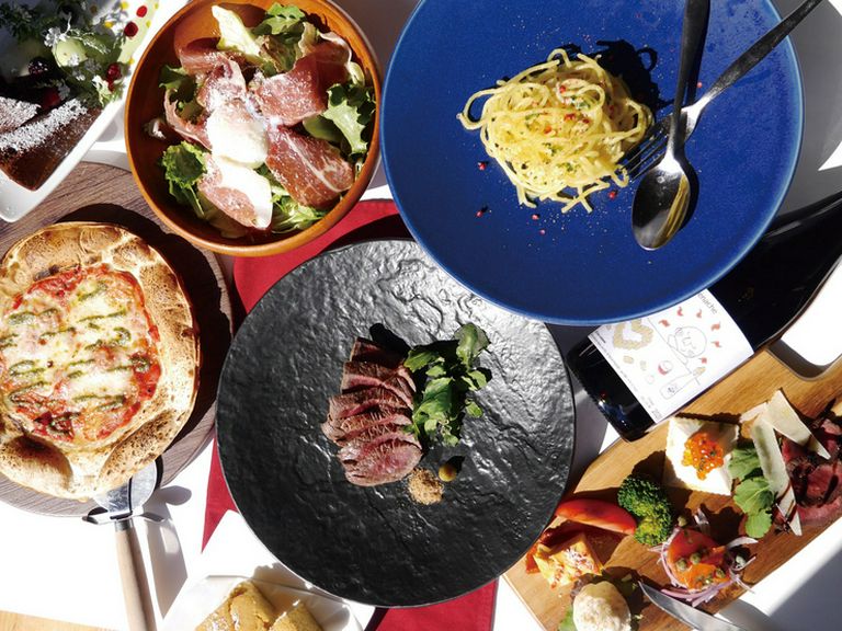 魅力的なコース料理のラインナップで記念日のデートにも!