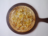 4種のチーズをのせて、メープルシロップとともにどうざ