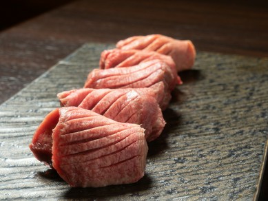 素材への自信を物語る『厚切りタン』