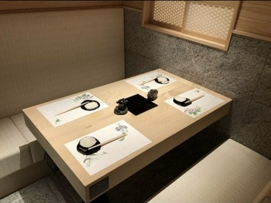 接待や家族で利用しやすい個室は、5名まで入室可能