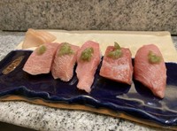 全国から天然の鮪だけを仕入れ、惜しみなく握る『トロ』