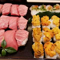 全国から届く旬の魚介を詰め込んだ『寿司』