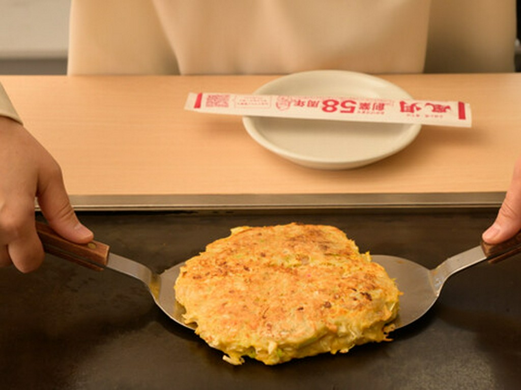 北海道産にこだわった『お好み焼』。特製調味料が味の決め手