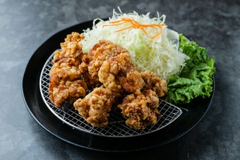 変わらないおいしさ『スタミナ唐揚げ定食』