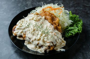 食べ応え抜群の定番『チキン南蛮定食』