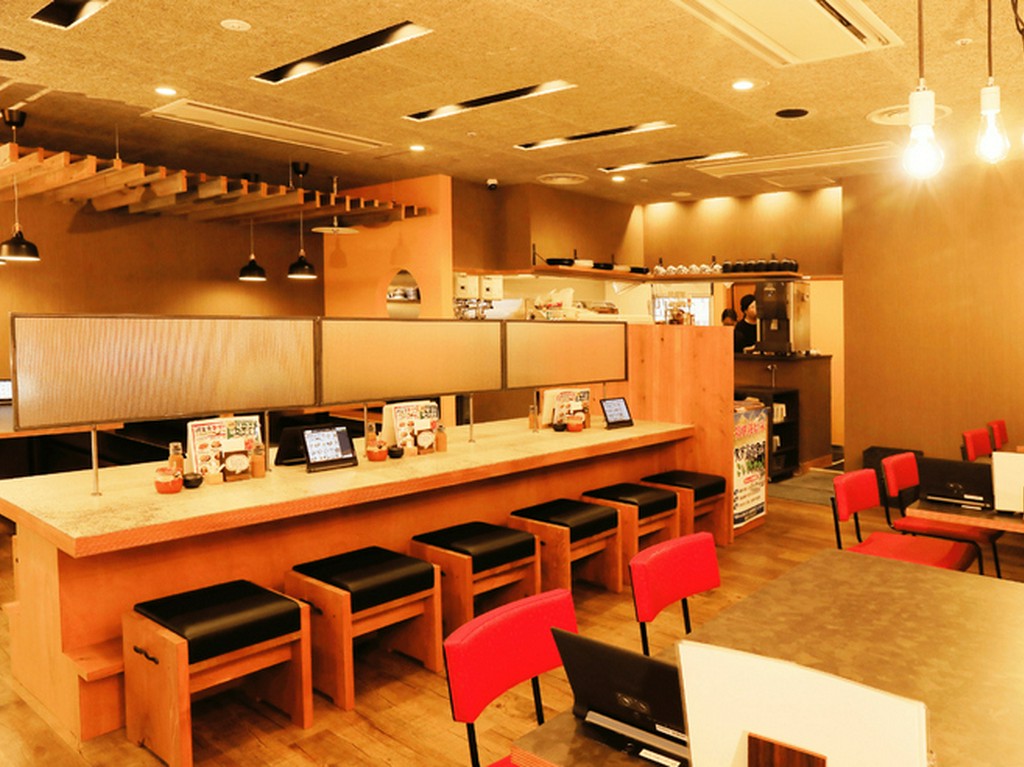 モットーは“お客様の心もお腹も笑顔でいっぱいに”