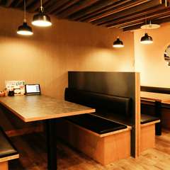 お子様連れも歓迎。幅広いシチュエーションに対応できる店内