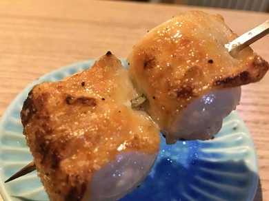 皮はパリッと、身はジューシーな『高坂鶏の抱き身』