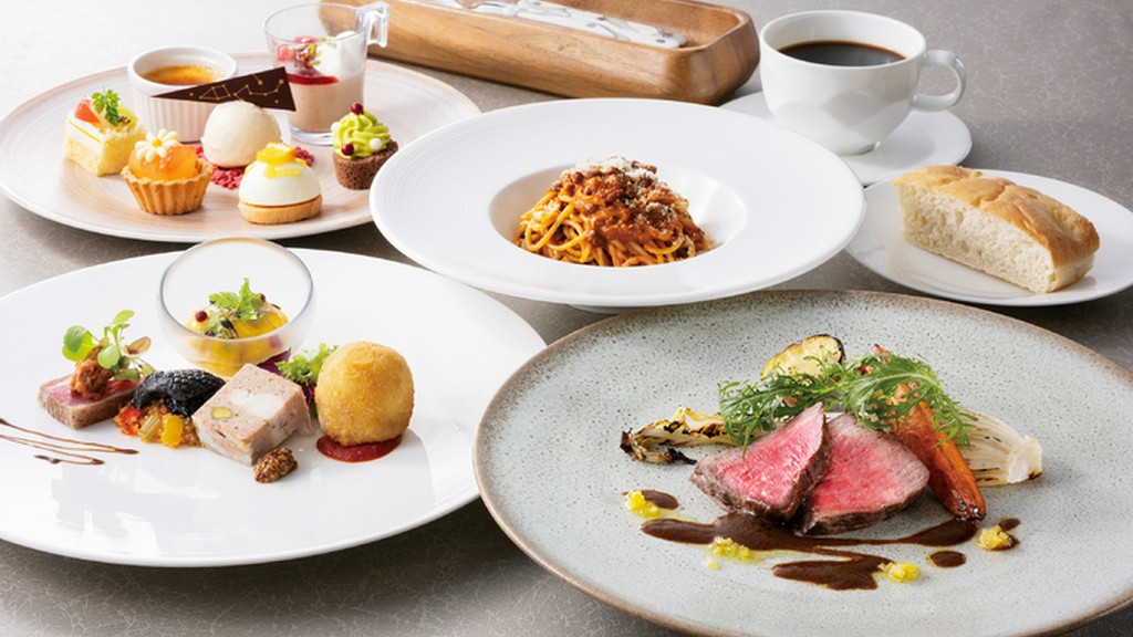 おかわり自由のドルチェ7種付きランチコース