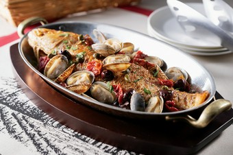 本日の魚のアクアパッツァ仕立て