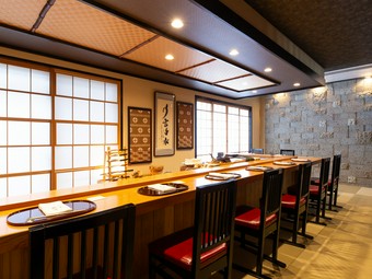 四季折々の最高のネタで握る江戸前寿司と新感覚の料理が評判