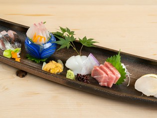 毎日市場より目利きして仕入れる、季節の鮮魚を存分に『お刺身』