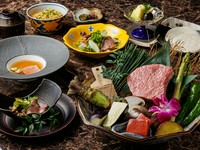 贅沢な食材が惜しみなく使われる充実した内容の「コース料理」