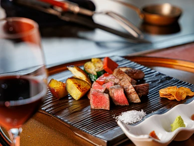 濃厚で肉汁たっぷり。素材そのものを味わう『尾崎牛　ステーキ』