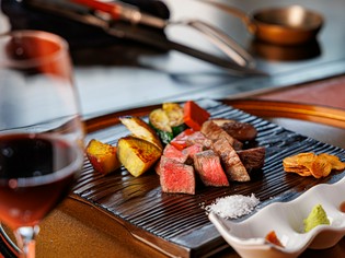 濃厚で肉汁たっぷり。素材そのものを味わう『尾崎牛　ステーキ』