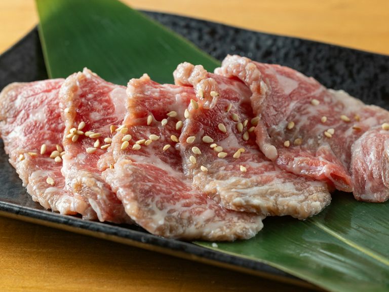 厳選された焼肉を味わいながら、仲間と共に重ねる素敵な思い出