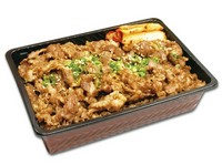 仙台牛の肩バラを使用したコラーゲンたっぷりで、噛めば噛むほど旨味が広がる贅沢なお弁当。