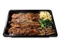 上質なタンを贅沢に厚切り。焼肉専門店のこだわりで、やわらか仕上げ。