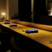 「鉄板焼というと敷居が高いと思われますが、ぜひお気軽に立ち寄っていただけたらうれしいです」と語る福丸氏。いつでも訪れたくなる温かな雰囲気も魅力です。
