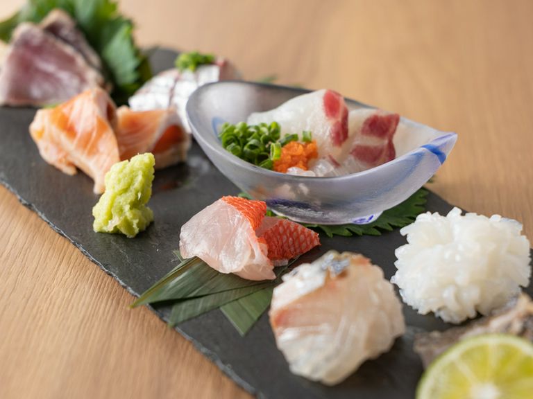 日本酒のお供に!席についたらオーダーしたい『極上刺身盛り合わせ』