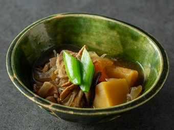 鮮度抜群のネタがずらりと並ぶ贅沢な一皿『特上八種握り』