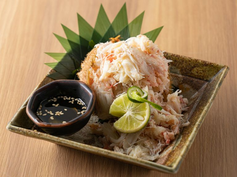 “活”ならではの甘みと旨みがたまらない!『毛蟹甲羅詰め』