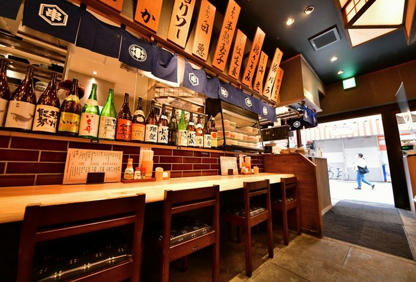 カウンターもご用意。お一人様でもお気軽にご来店いただけます。