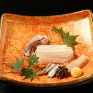 宿泊なしで利用できるプランはビジネスシーンでも、とても重宝。料理・空間・もてなしともハイクオリティで、個室確約なのもうれしい点。地元食材と地酒が豊富なので、道外のゲストをもてなすシーンにも理想的です。