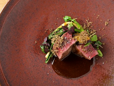 落ち着いた雰囲気で大切な記念日にも。心に残る特別な時間に