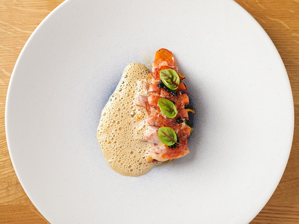 オマールミキュイ　リゾーニ　ヴァンブランソース