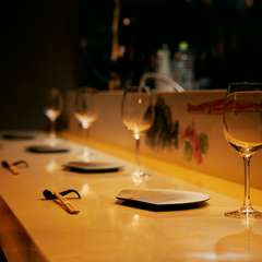 お一人様でも！仕事帰りにふらっとカウンター席で楽しめる